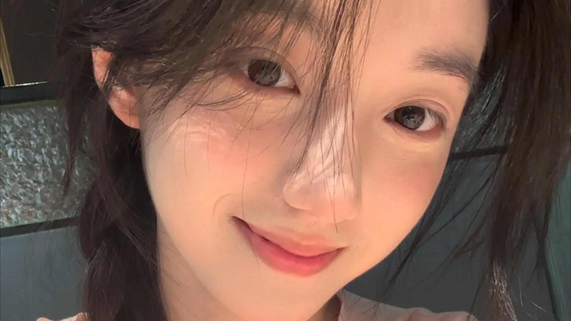 男子持刀辱骂恐吓高空作业人员 被重庆警方行拘